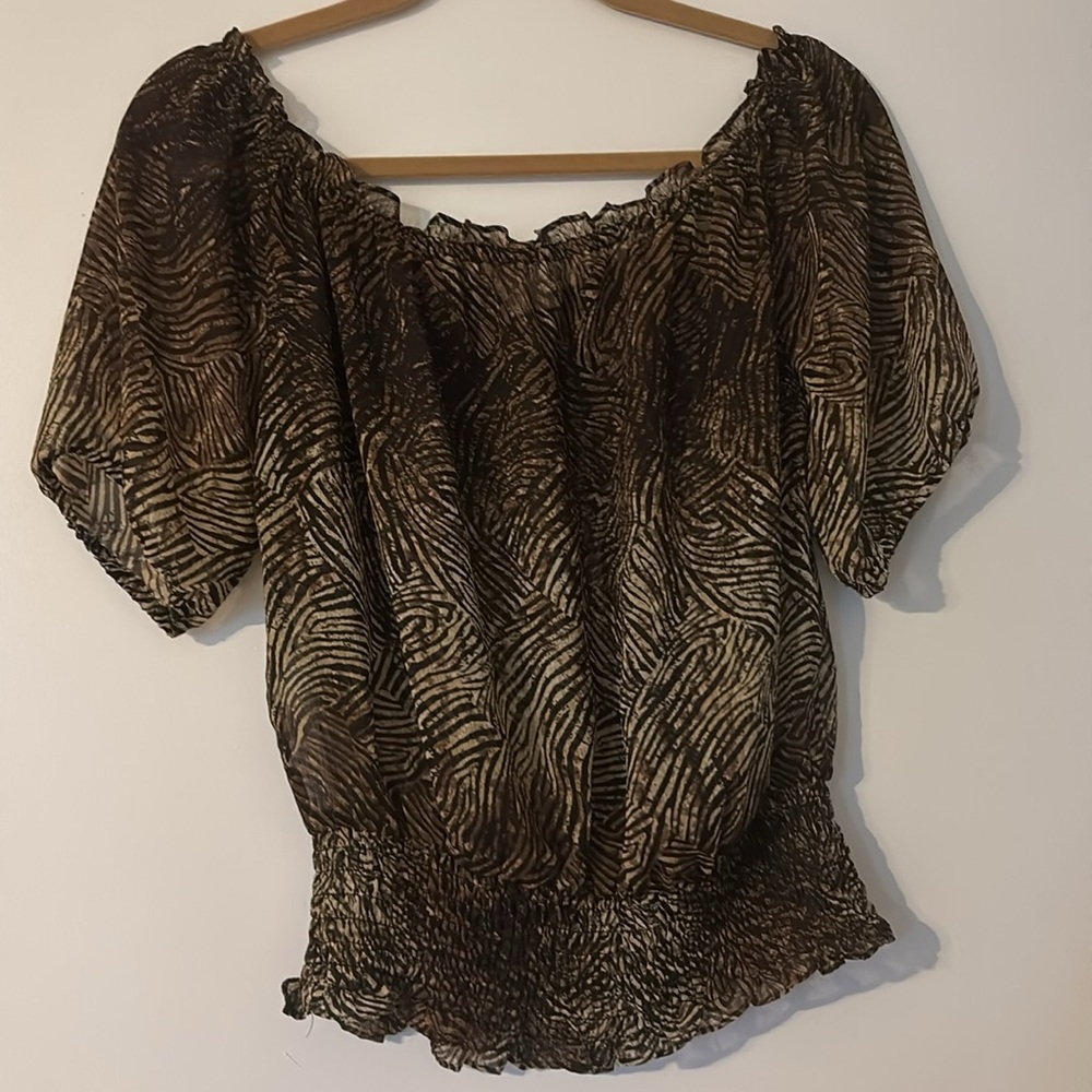 NWOT Gauzy Sheer Tiger Stripe Print Top - Picture 2 of 3